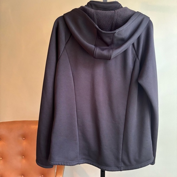 Fila Black and Gray Ski Jacket with Quilted Design - Picture 5 of 6